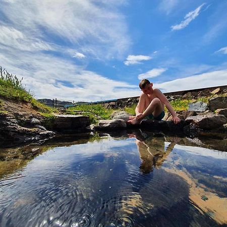 Hotel Laugarholl With Natural Hot Spring Holmavik Buitenkant foto