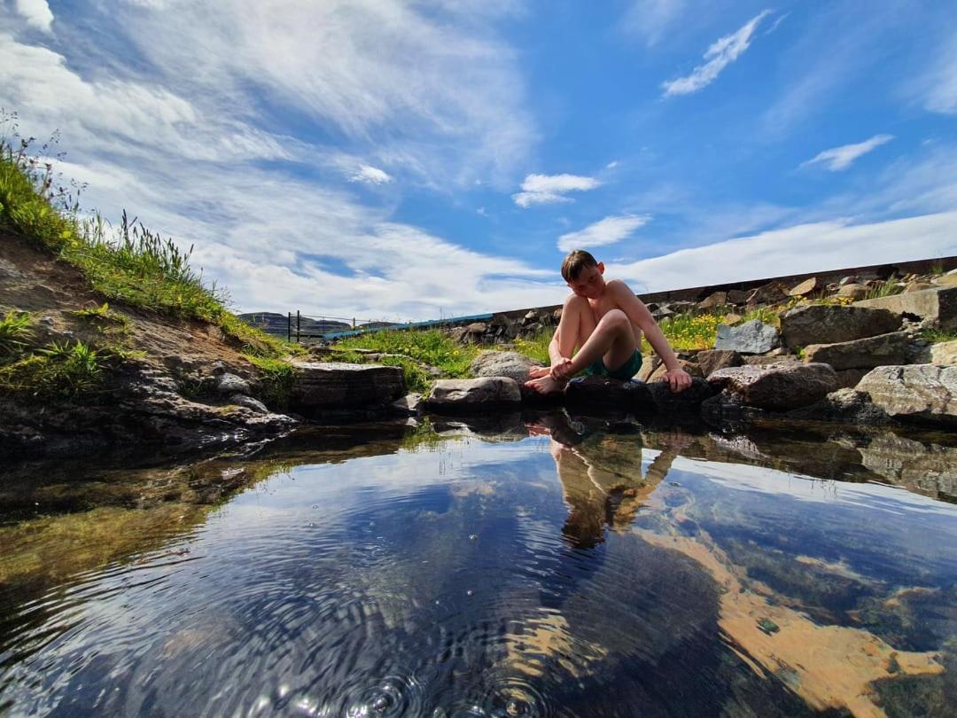 Hotel Laugarholl With Natural Hot Spring Holmavik Buitenkant foto