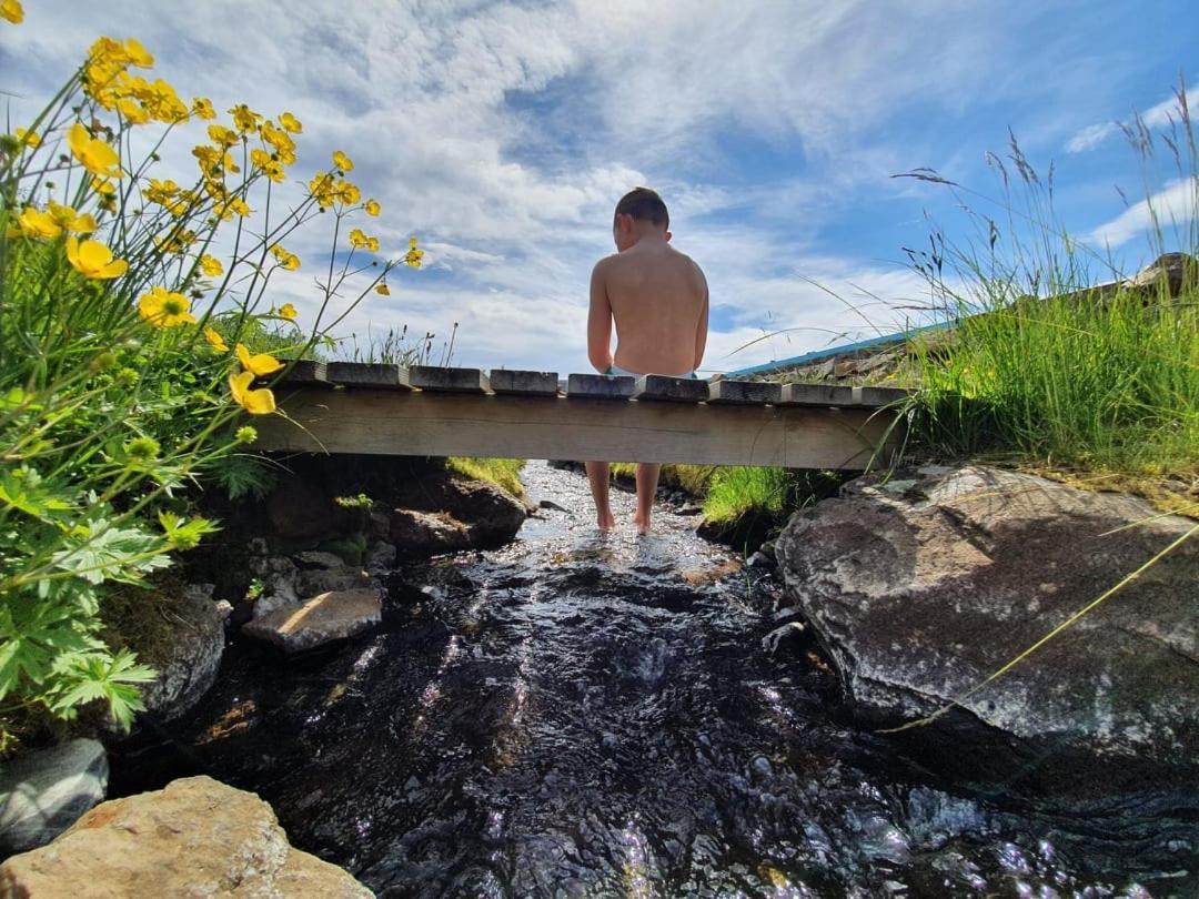 Hotel Laugarholl With Natural Hot Spring Holmavik Buitenkant foto
