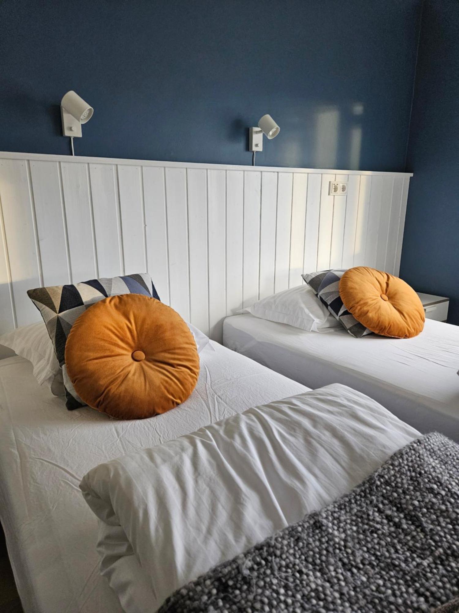 Hotel Laugarholl With Natural Hot Spring Holmavik Buitenkant foto