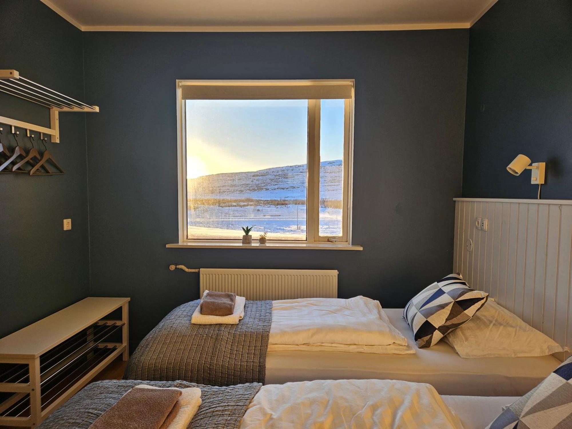 Hotel Laugarholl With Natural Hot Spring Holmavik Buitenkant foto
