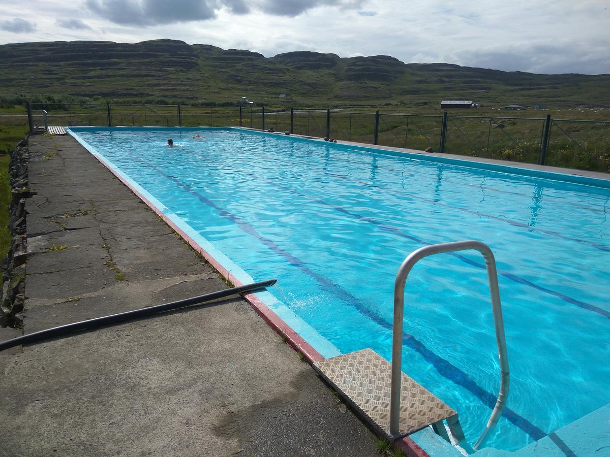 Hotel Laugarholl With Natural Hot Spring Holmavik Buitenkant foto