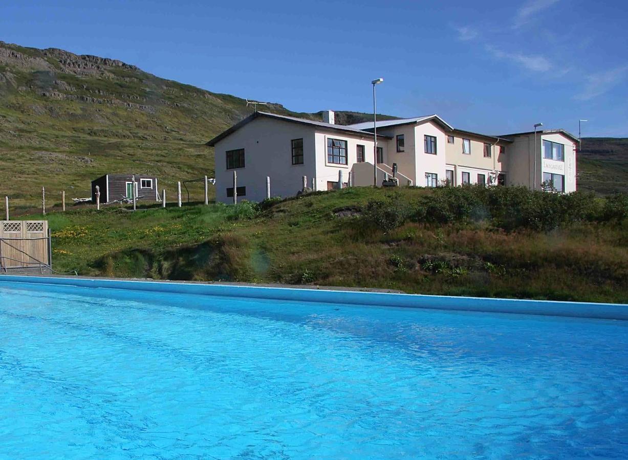 Hotel Laugarholl With Natural Hot Spring Holmavik Buitenkant foto
